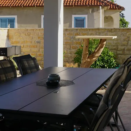 House Tena *